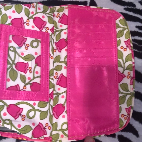 Vera Bradley Floral wallet with 12 credit card slots - Picture 5 of 5